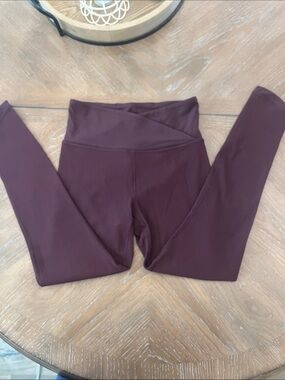 Athleta Women’s Ribbed High-Waist Leggings in Plum Size Small